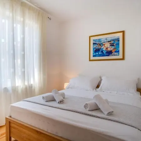 Apartamento In With Terrace, Air Condition, Wifi, Dishwasher