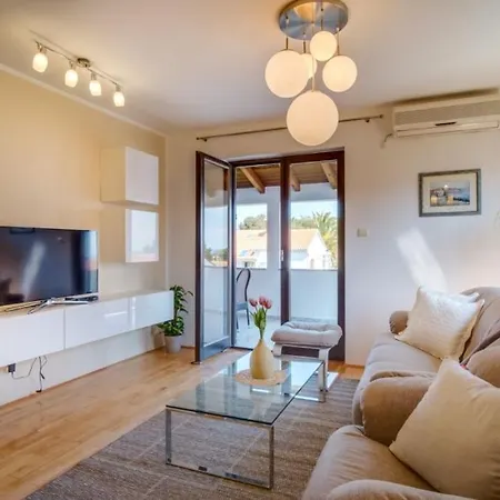 In With Terrace, Air Condition, Wifi, Dishwasher Mali Lošinj
