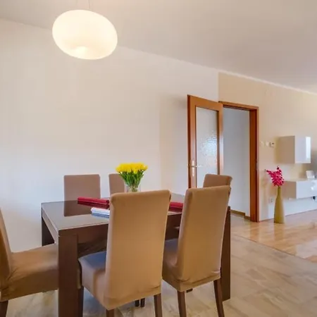 In With Terrace, Air Condition, Wifi, Dishwasher Apartament Mali Lošinj