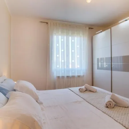 In With Terrace, Air Condition, Wifi, Dishwasher