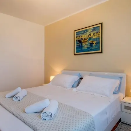 In With Terrace, Air Condition, Wifi, Dishwasher *